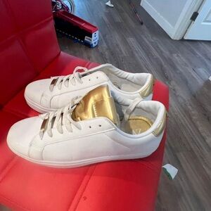 Used just 2ce. Good as new